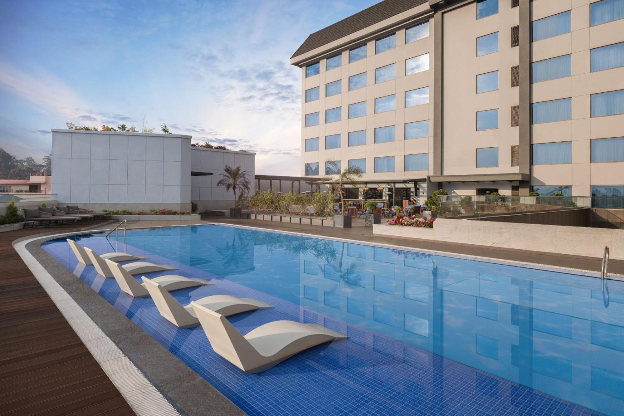 Courtyard By Marriott Shillong Hotel Exterior foto